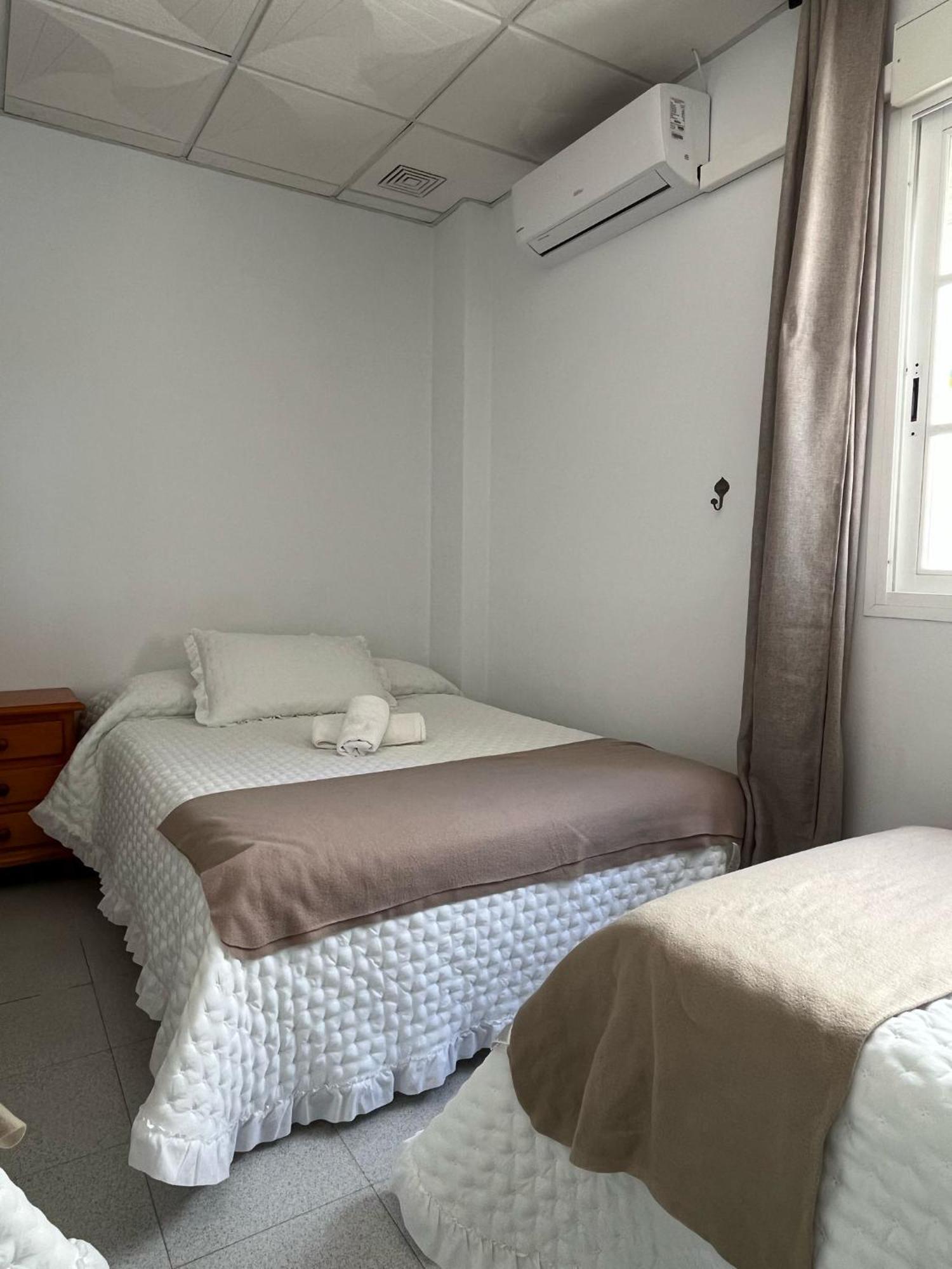 Hostal Quinto Pino Chipiona Exterior foto