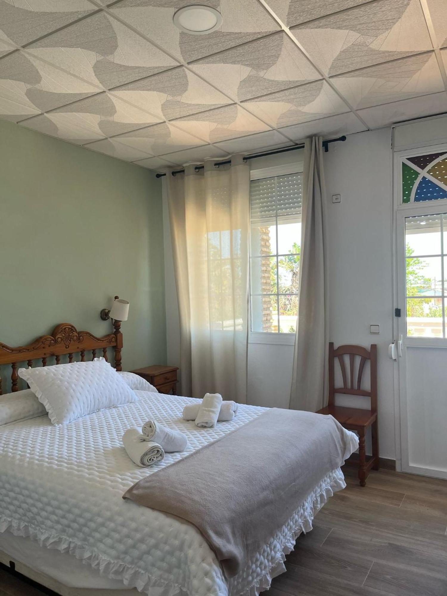 Hostal Quinto Pino Chipiona Exterior foto